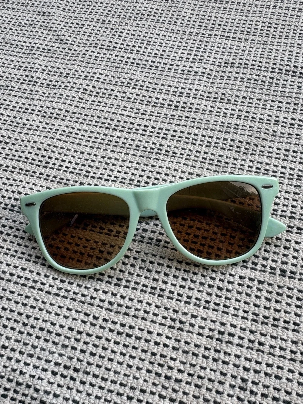 Mint Green Women’s Sunglasses - Classic Wayfarer Style